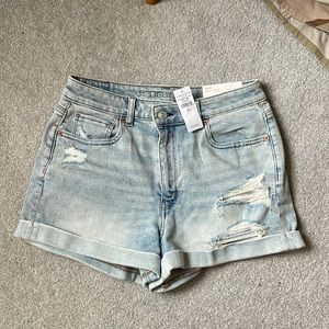 Brand new AE stretch mom short 8
